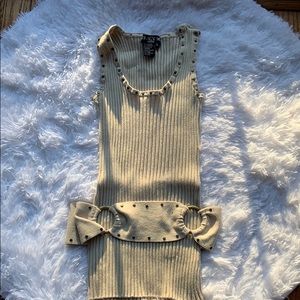 Women’s sleeveless shirt